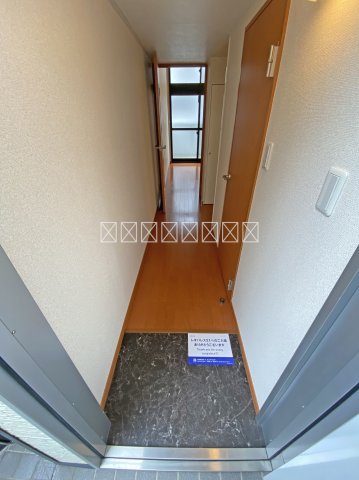 ブルースカイ小山の玄関写真