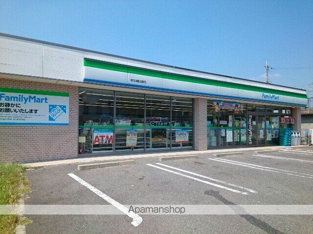 コンビニ　ファミリーマート津田北町店様（コンビニ）まで230m