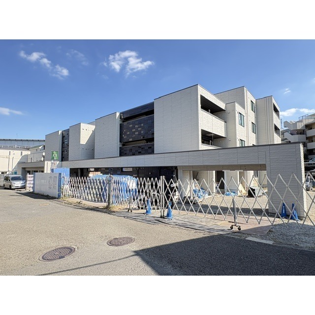 建物外観　※建築中