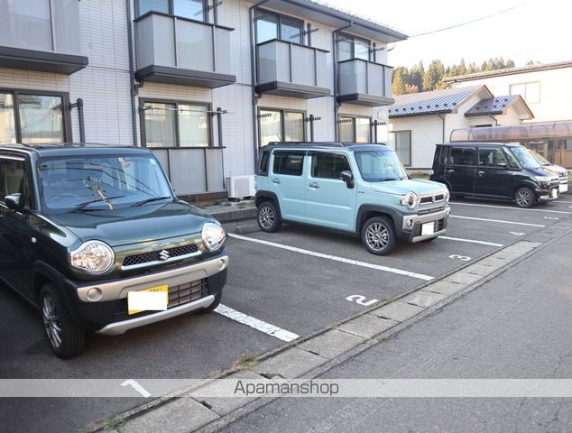 その他　敷地内駐車場（その他）まで0m