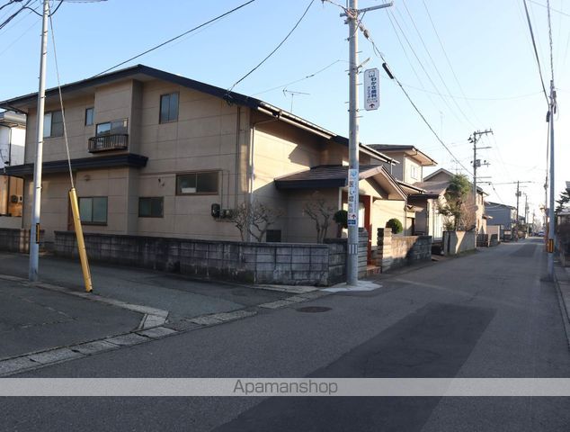 その他　前面道路（その他）まで0m