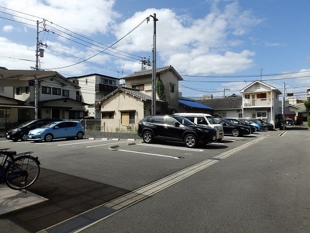 駐車場　駐車場