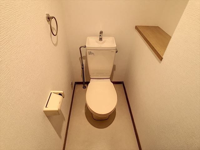 SEALSのトイレ写真