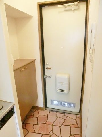 玄関　お部屋探しは【タウンハウジング蘇我店】にお任せ下さい♪