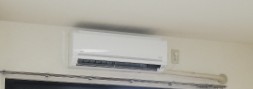 その他　エアコン付き