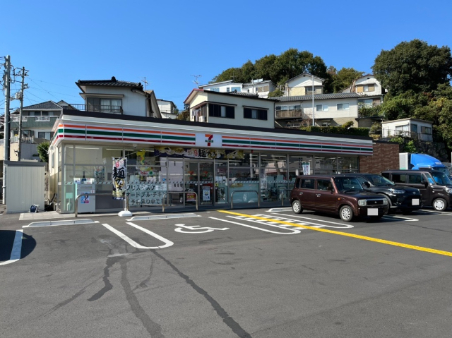 コンビニ　セブンイレブン高知福井町店（コンビニ）まで479m