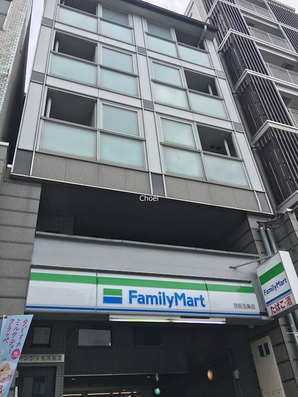 建物外観　1Fはファミリーマートの物件です。