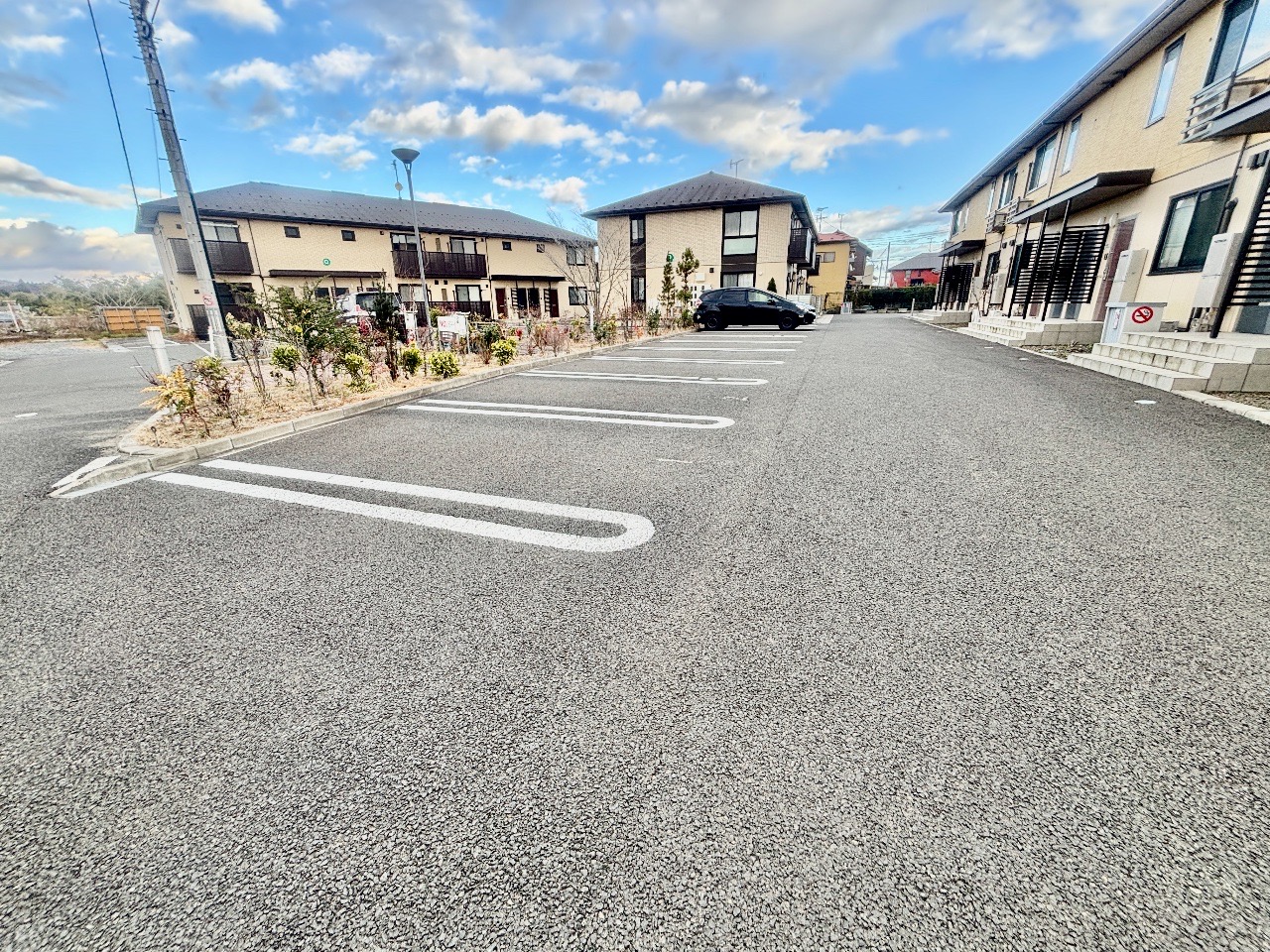 駐車場　駐車場部分・アスファルト舗装です♪