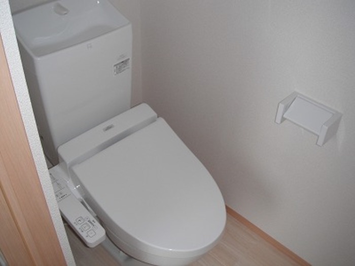 トイレ　トイレ部分・温水洗浄機能付きで清潔感◎
