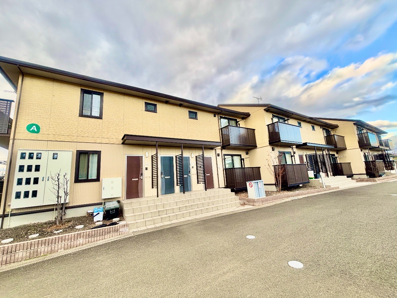 建物外観　外観部分・日当たり良好です♪おしゃれな外観です♪