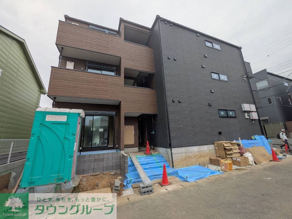 建物外観　建築中