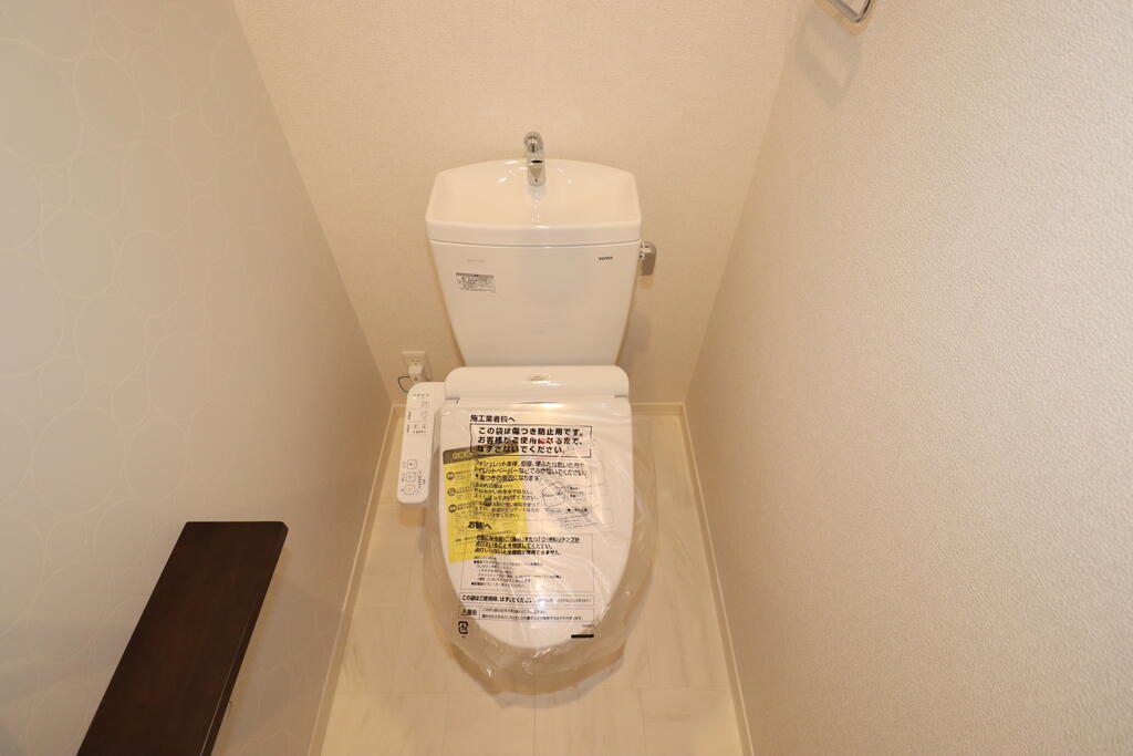 トイレ　トイレを撮影