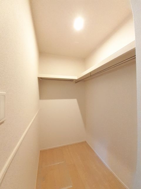 ＪＲ弥彦線 燕駅 バス乗車時間：10分 最寄りバス停で下車 徒歩3分 2階建 築9年の内装写真