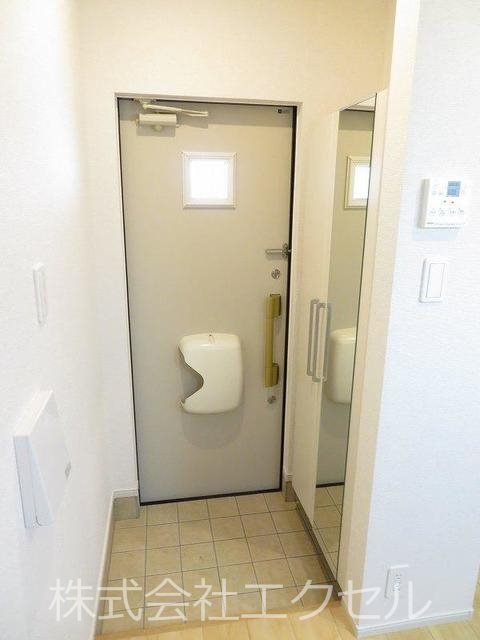 玄関　シューズボックス完備です。