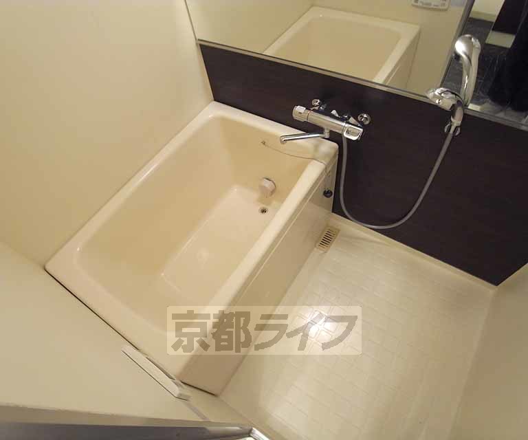 バス・シャワールーム　綺麗なお風呂です。