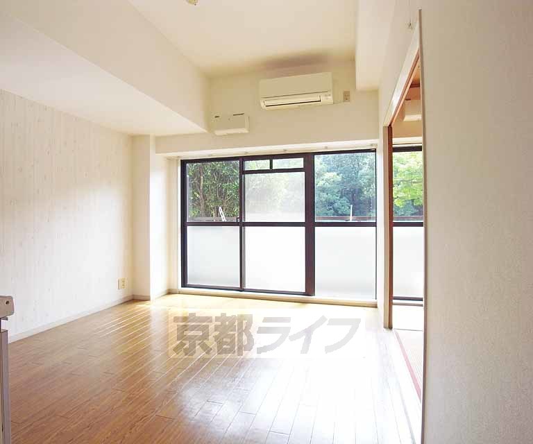 居室・リビング　綺麗なお部屋です。