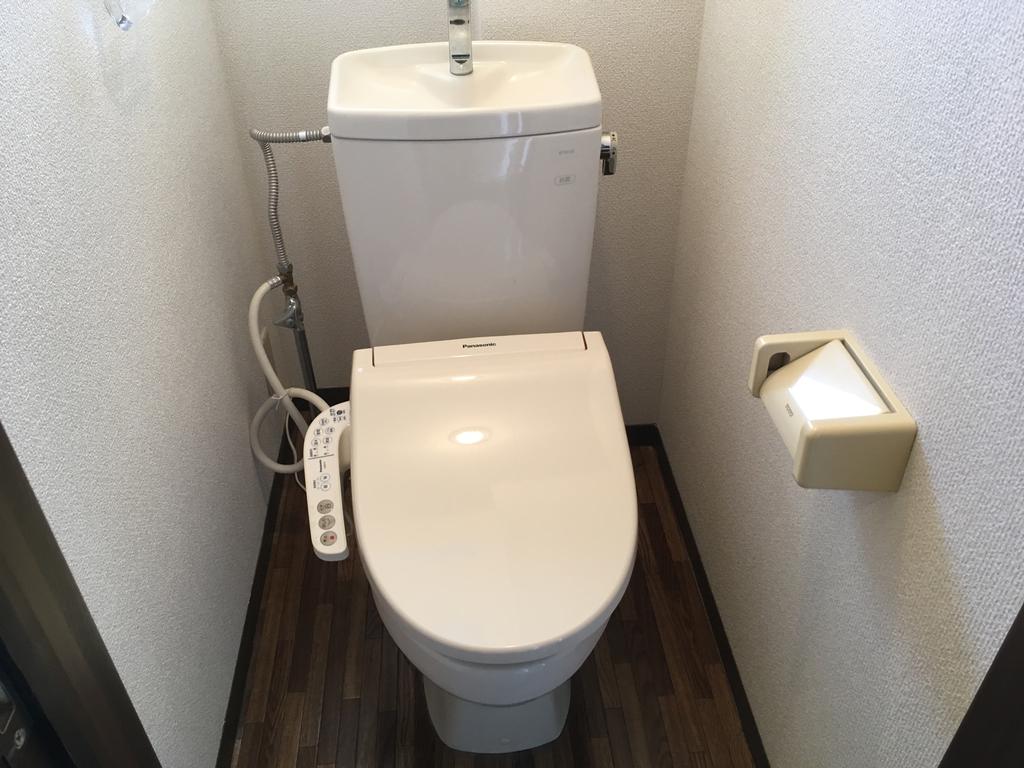 トイレ　温水洗浄便座付