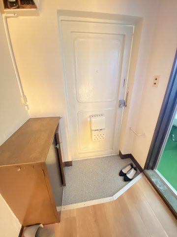 玄関　※前回募集時のお写真です。