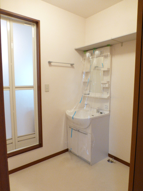 洗面設備　忙しい朝でもサッと身支度できる洗面化粧台★棚に日用品も◎