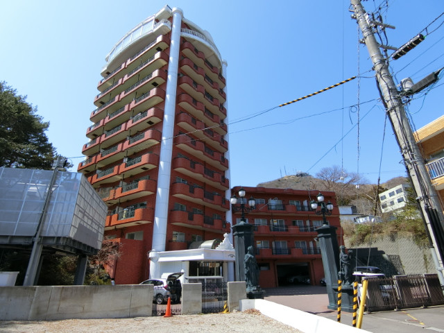 【函館市青柳町のマンションのエントランス】