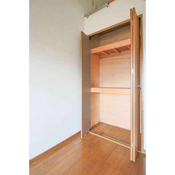 収納　同じ建物の別のお部屋