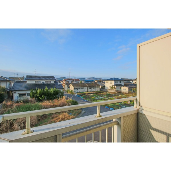 バルコニー　同じ建物の別のお部屋