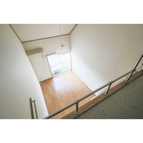 居室・リビング　同じ建物の別のお部屋