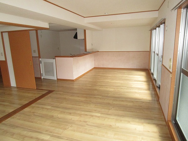 広島高速交通アストラムライン 大塚駅 徒歩23分 8階建 築22年の居間写真