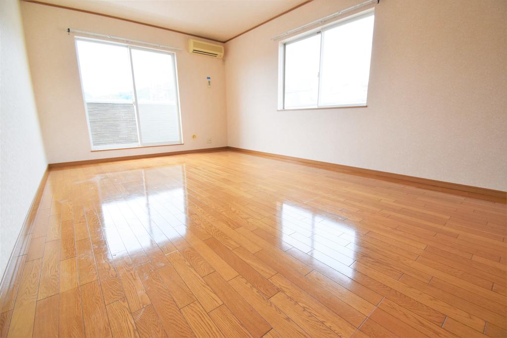 ＪＲ山陽本線 宮内串戸駅 徒歩28分 2階建 築25年の居間写真