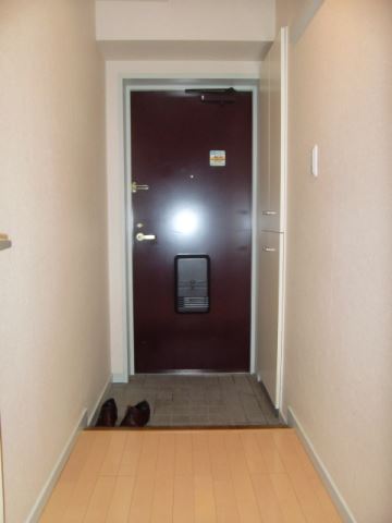 玄関　反転タイプ1Ｆの室内写真（参考写真）になります。