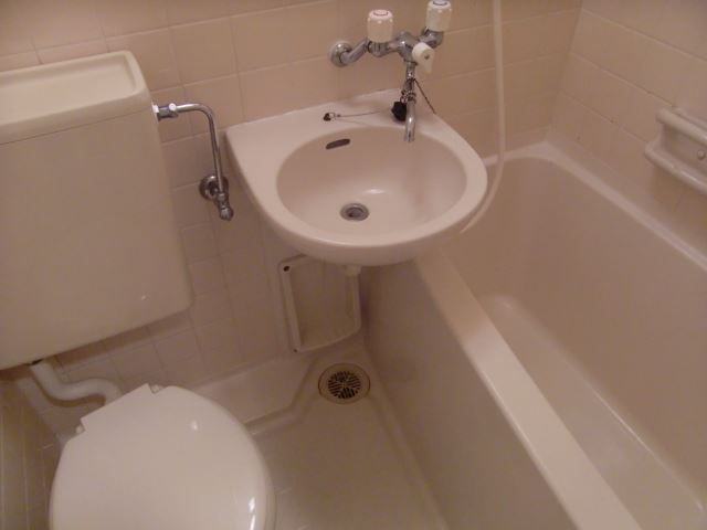 トイレ　反転タイプ1Ｆの室内写真（参考写真）になります。