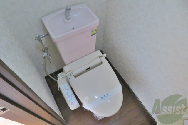 トイレ　お手洗いは程よい広さで落ち着きますね。