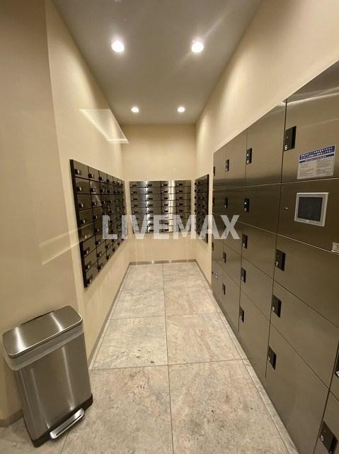 ロビー　宅配ボックス