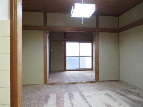 居室・リビング　室内