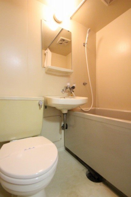 洗面設備　同物件、別号室写真
