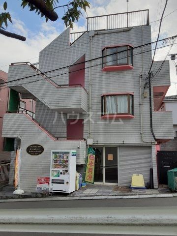 横浜市神奈川区中丸のマンションの建物外観