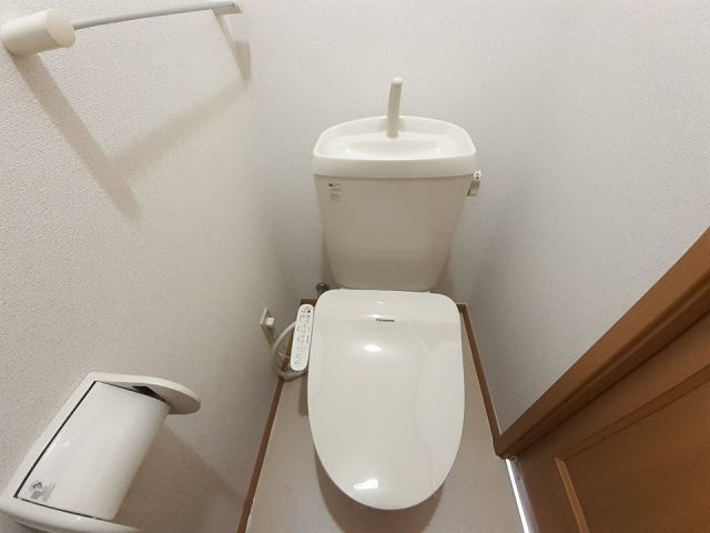 【アンソレイエ　Ａのトイレ】