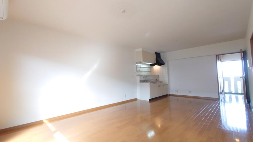 居室・リビング　LDKにエアコン付き