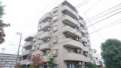 世田谷区千歳台のマンションの建物外観