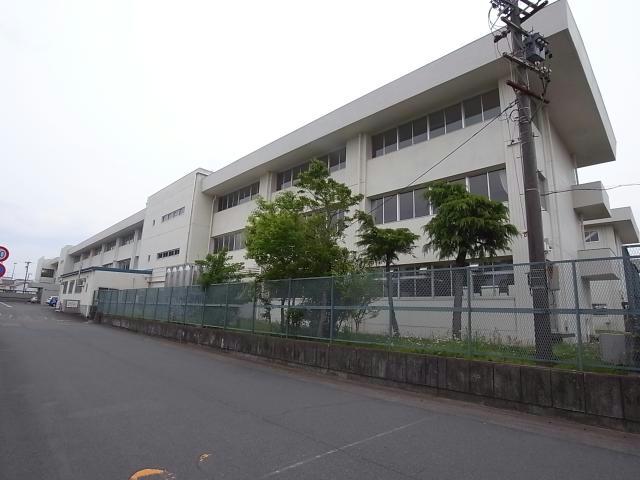 【羽島市正木町曲利のマンションの小学校】