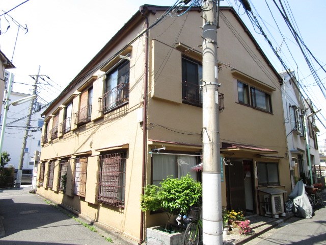 荒川区南千住のアパートの建物外観