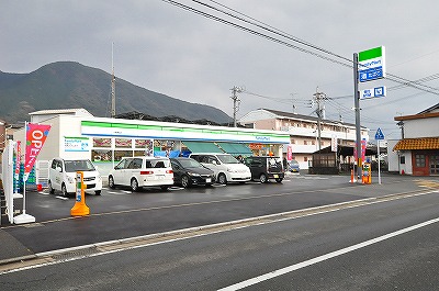 【シティハイツ三郎丸のコンビニ】