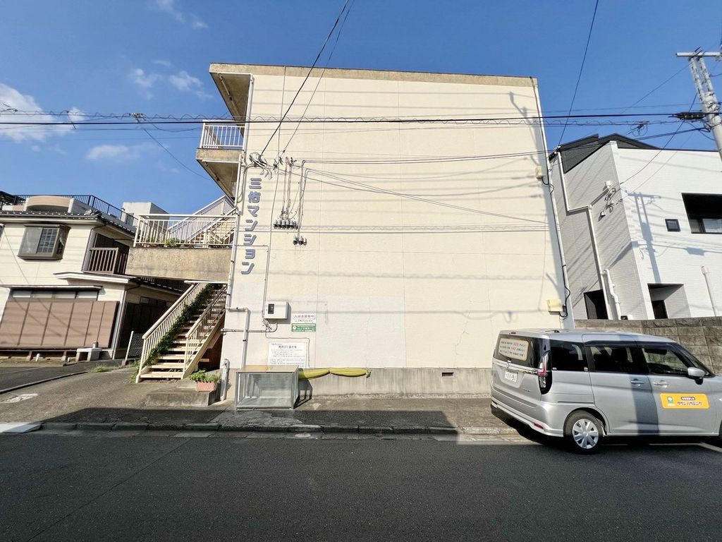 【川越市東田町のアパートの建物外観】