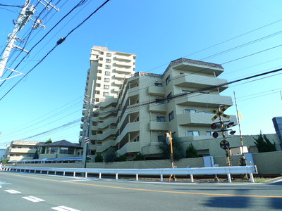 グランディア土居田の建物外観