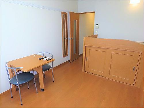 居室・リビング　ハイベッドタイプのお部屋です