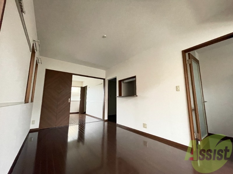 居室・リビング　１０．７帖のリビングです。広々としていますね。