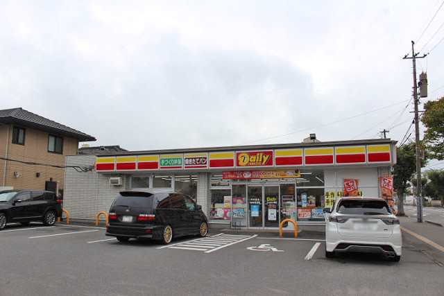 コンビニ　デイリーヤマザキ 大分古ケ鶴店（コンビニ）まで260m