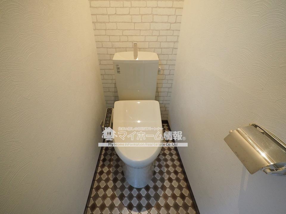 トイレ　ウォシュレット機能付きのトイレ