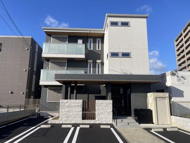 【和歌山市黒田のアパートの建物外観】