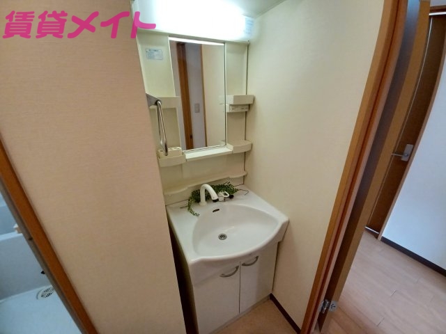 洗面設備　同物件別室写真